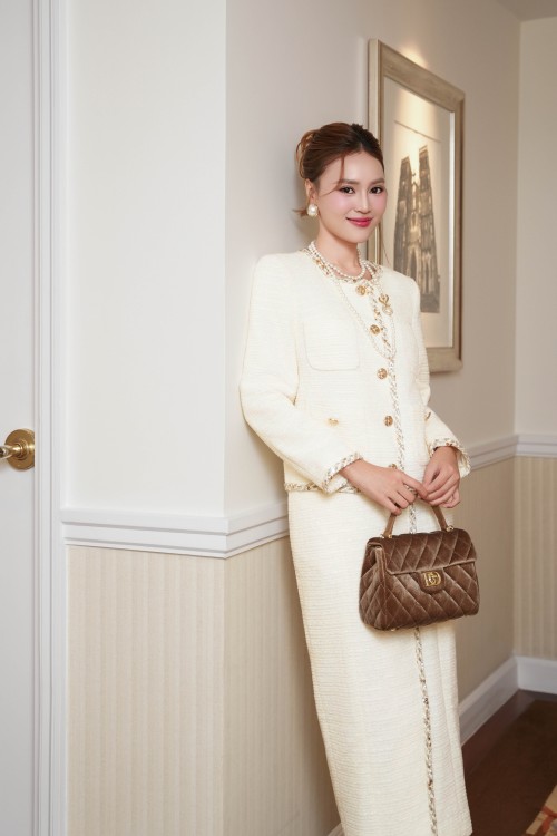 Sixdo Cream Tweed Pencil Skirt